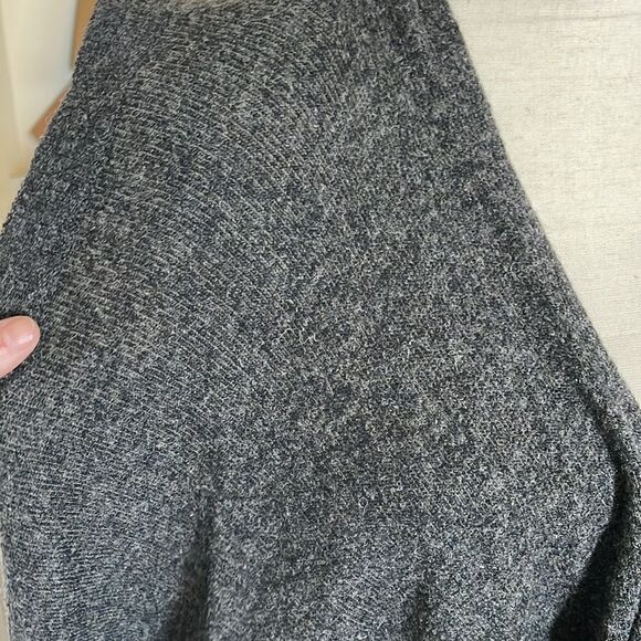 So versatile Banana Republic Wool wrap vest. - Picture 3 of 8